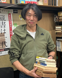 中央書房店主