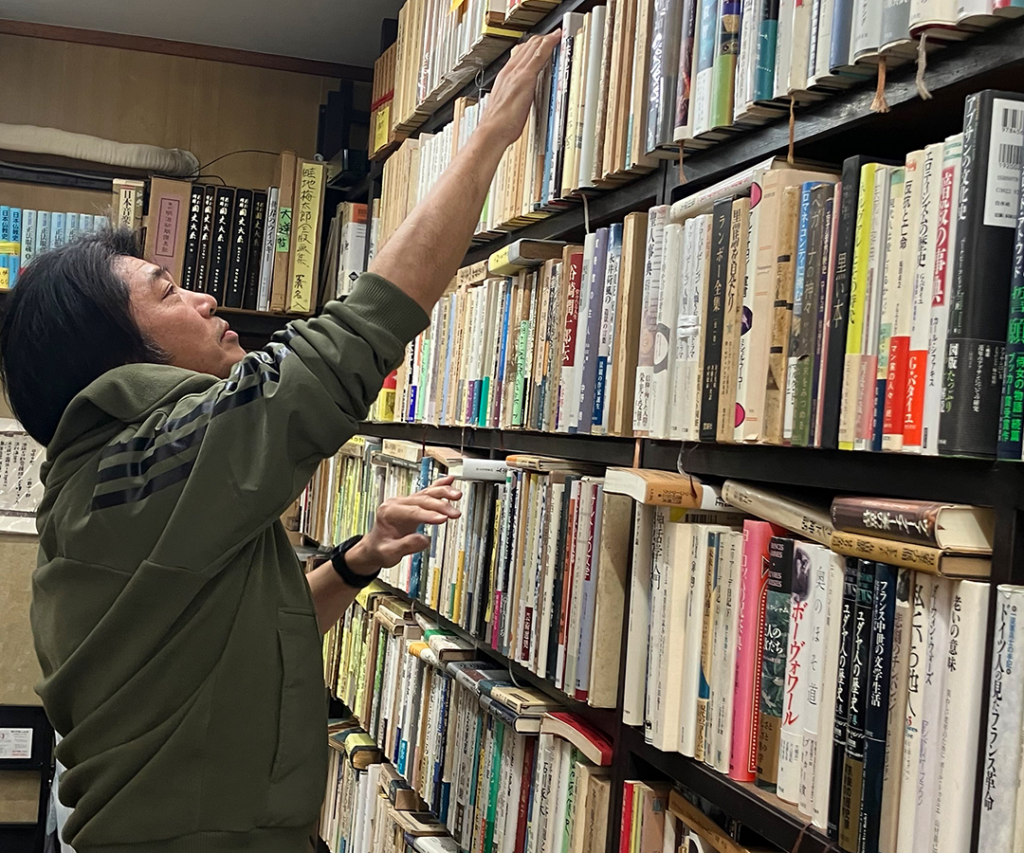 中央書房店主　前澤浩治